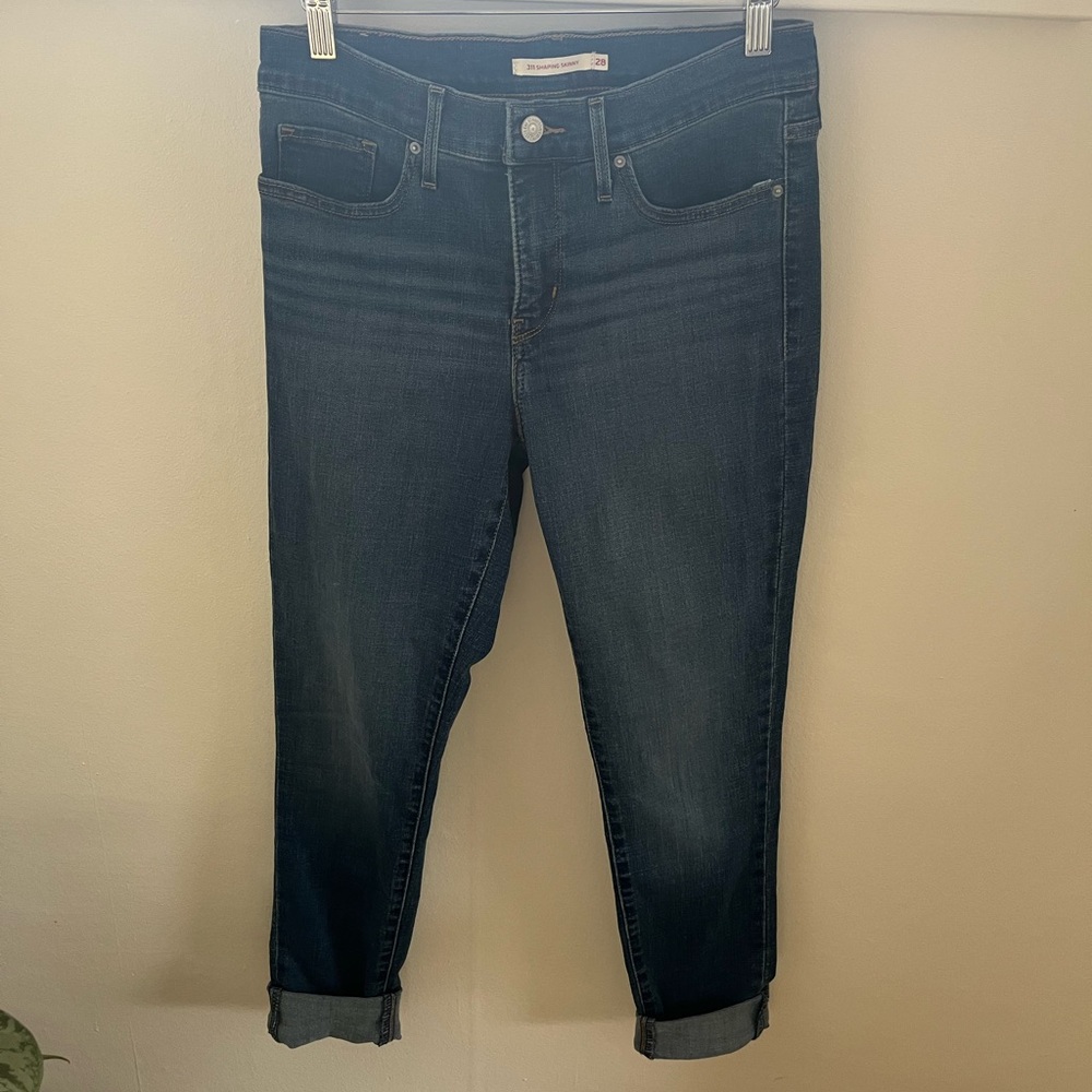 Mid Rise Dark Blue Levi’s Women’s Jeans